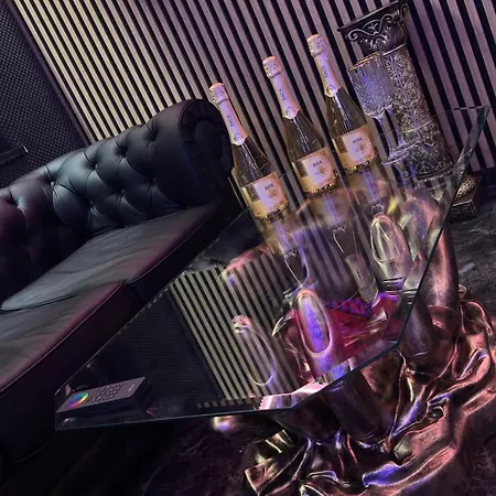 Appartement Bdsm Z Jacuzzi Duzym Tarasem I Balia Zewnetrzna
