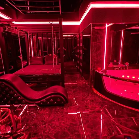 Bdsm Z Jacuzzi Duzym Tarasem I Balia Zewnetrzna *