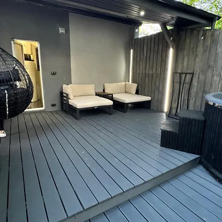 Appartement Bdsm Z Jacuzzi Duzym Tarasem I Balia Zewnetrzna
