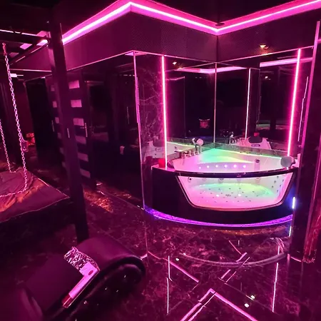 Bdsm Z Jacuzzi Duzym Tarasem I Balia Zewnetrzna