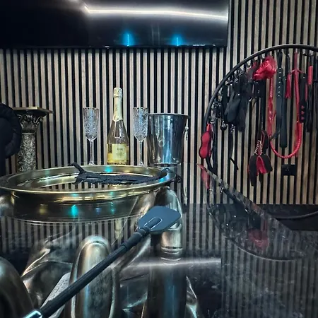 Bdsm Room Bydgoszcz Z Jacuzzi Duzym Tarasem I Balia Zewnetrzna