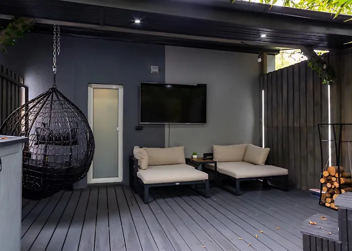 Bdsm Z Jacuzzi Duzym Tarasem I Balia Zewnetrzna * Bydhošť